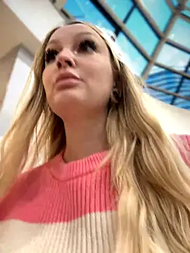 Teya moon  online show from 3, 12, 2024