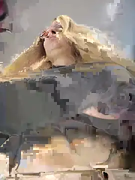 Teya moon  online show from 9, 1, 2025