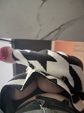 Teya moon  online show from 24, 1, 2025