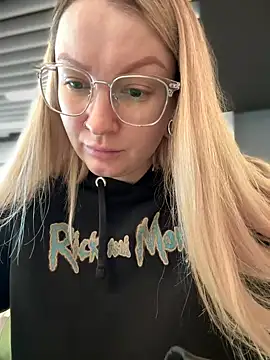 Teya moon  online show from 26, 1, 2025