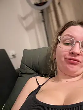 Teya moon  online show from 9, 2, 2025