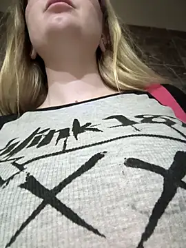 Teya moon  online show from 13, 3, 2025