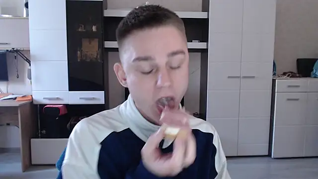 angryzan online show from 14, 1, 2025