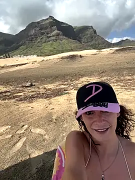 therealbeverlycious online show from 3, 10, 2025