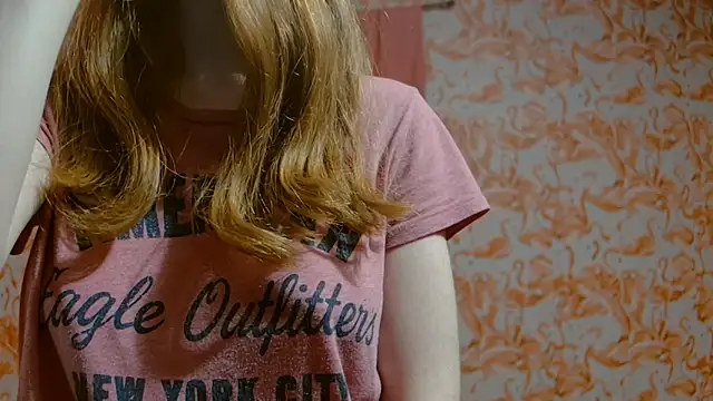 strawberrysmoothie online show from 12, 12, 2024