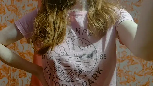 strawberrysmoothie online show from 25, 12, 2024