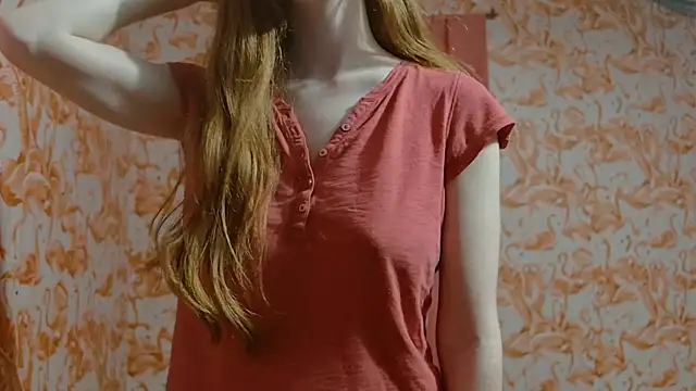 strawberrysmoothie online show from 25, 9, 2025