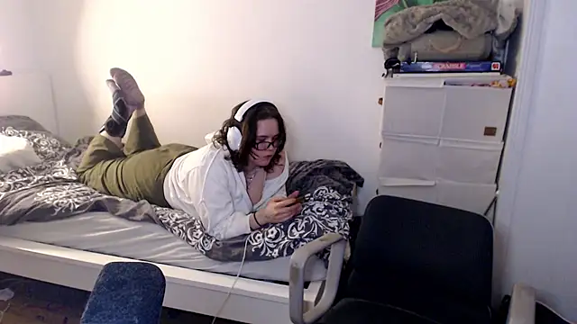 Snapshot of playvalorantwithmenow chatting on 12, 3, 2026 playvalorantwithmenow online show from 12, 3, 2026