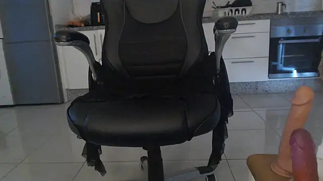 LaraReinaDelSol online show from 23, 12, 2024