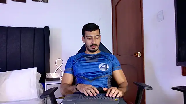 Snapshot of muscle_ares chatting on 5, 11, 2025 muscle ares online show from 5, 11, 2025