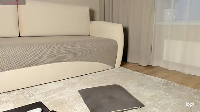 Snapshot of AmelinaLove chatting on 18, 12, 2025 AmelinaLove online show from 18, 12, 2025