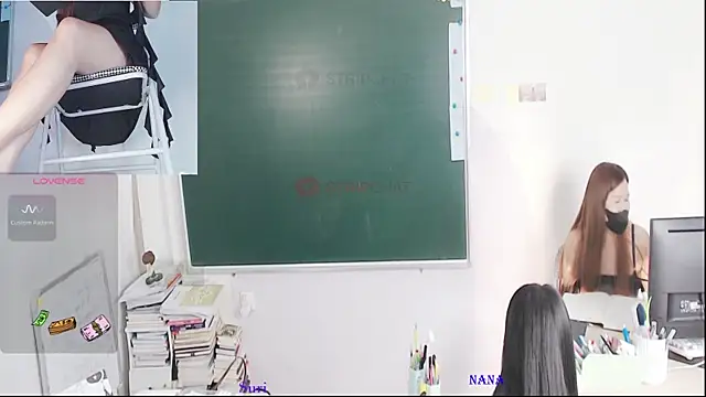 Snapshot of _Math_ chatting on 11, 7, 2026 Math online show from 11, 7, 2026