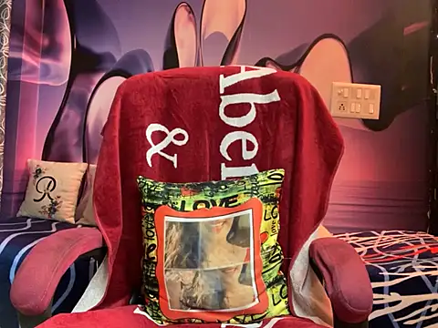 Royal girl 1 online show from 20, 2, 2025