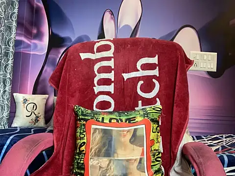 Royal girl 1 online show from 6, 3, 2025