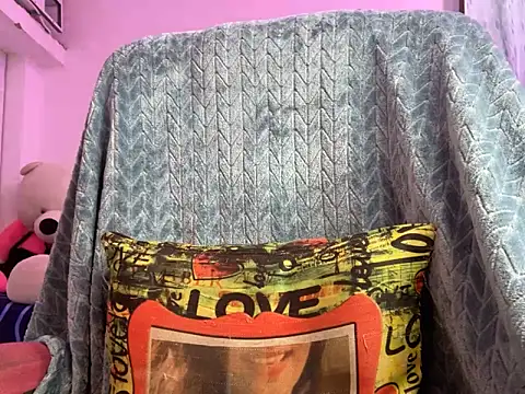 Royal girl 1 online show from 19, 9, 2025