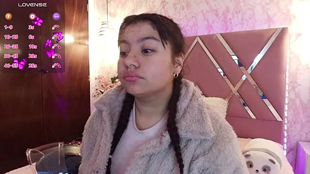 Snapshot of Miaa_Smiith1 chatting on 5, 3, 2025 Miaa Smiith1 online show from 5, 3, 2025