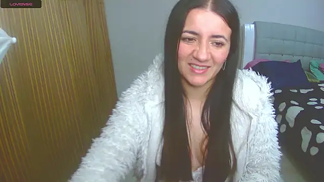 Snapshot of Dayanna_Smitt chatting on 14, 2, 2025 Dayanna Smitt online show from 14, 2, 2025