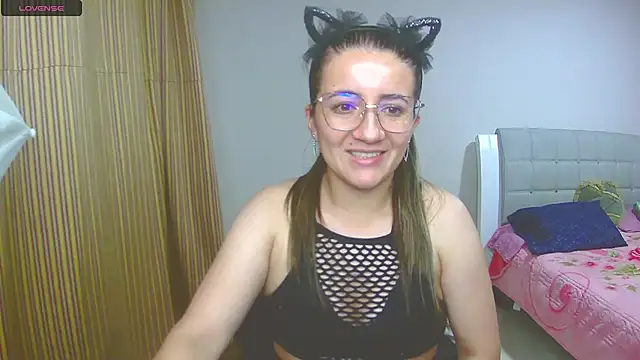 Snapshot of Dayanna_Smitt chatting on 26, 2, 2025 Dayanna Smitt online show from 26, 2, 2025