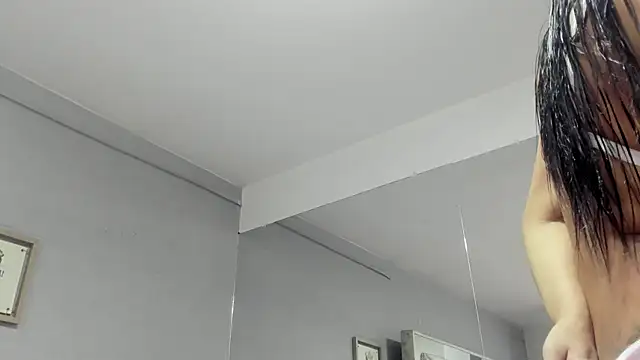 Snapshot of Sara_Greey chatting on 4, 3, 2025 Sara Greey online show from 4, 3, 2025