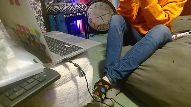 watermellonpussy online show from 17, 3, 2026