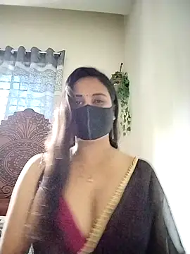 Snapshot of SimaRoy- chatting on 6, 4, 2026 SimaRoy- online show from 6, 4, 2026