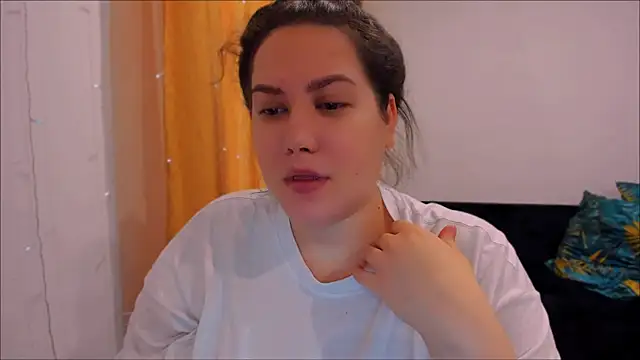 Snapshot of _madalexa_ chatting on 2, 2, 2025  madalexa  online show from 2, 2, 2025