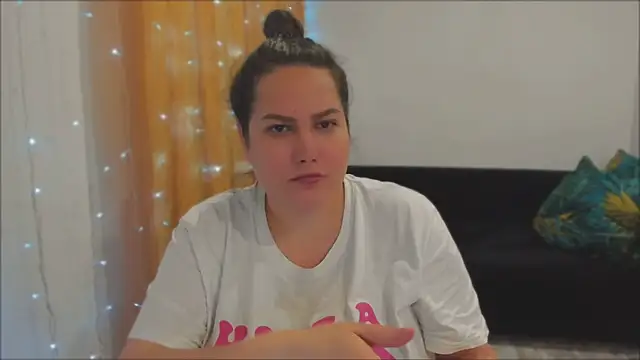 Snapshot of _madalexa_ chatting on 14, 9, 2025  madalexa  online show from 14, 9, 2025