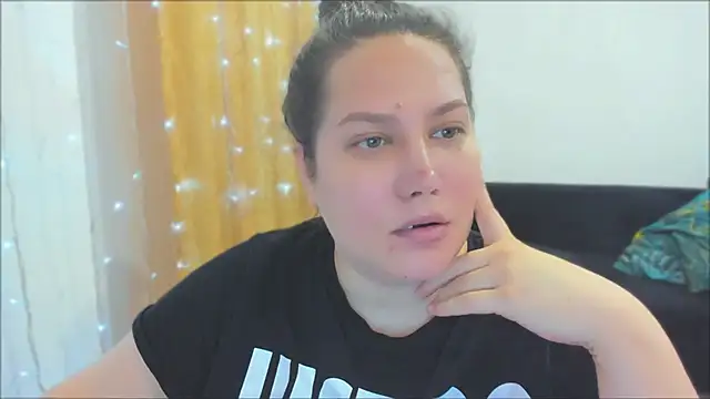 Snapshot of _madalexa_ chatting on 13, 10, 2025  madalexa  online show from 13, 10, 2025