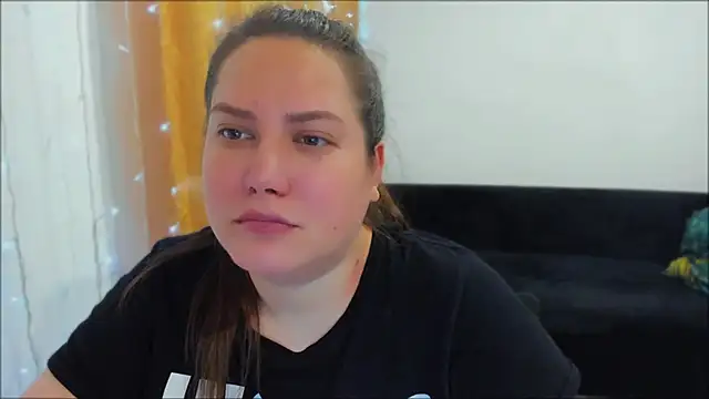 Snapshot of _madalexa_ chatting on 16, 10, 2025  madalexa  online show from 16, 10, 2025