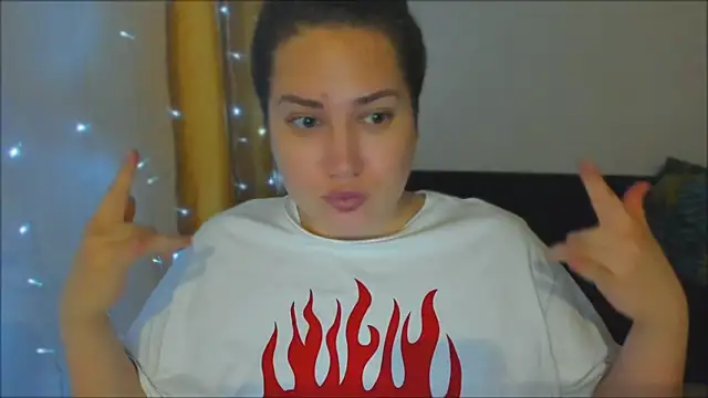 Snapshot of _madalexa_ chatting on 25, 10, 2025  madalexa  online show from 25, 10, 2025