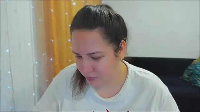 Snapshot of _madalexa_ chatting on 27, 10, 2025  madalexa  online show from 27, 10, 2025