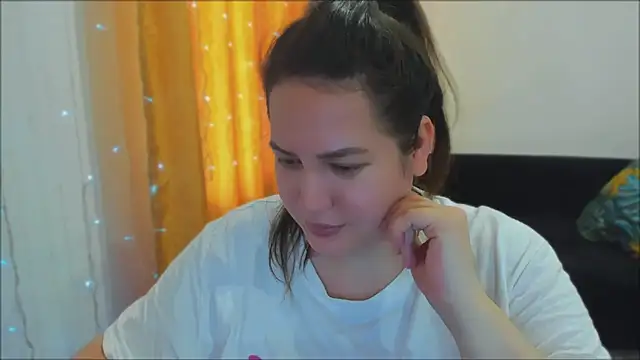 Snapshot of _madalexa_ chatting on 2, 11, 2025  madalexa  online show from 2, 11, 2025