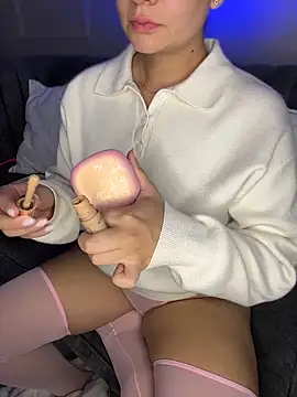 GabriellaFerrer online show from 4, 11, 2025