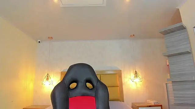 Snapshot of LARSONMIA chatting on 25, 11, 2025 LARSONMIA online show from 25, 11, 2025