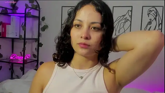 Megan Rodrigo online show from 14, 2, 2025