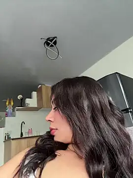 Snapshot of Roxanne_08 chatting on 25, 6, 2026 Roxanne 08 online show from 25, 6, 2026