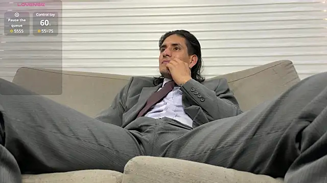 Tom blunt96 online show from 6, 2, 2025