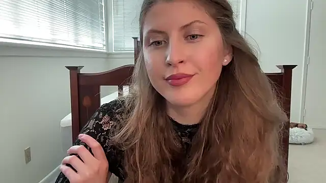 YUMIandbigWOLF online show from 8, 3, 2026