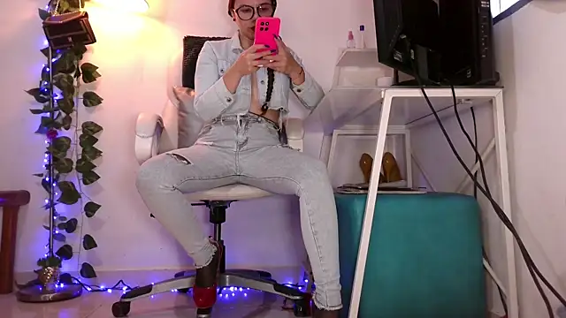 SUZZET 22 online show from 20, 3, 2026