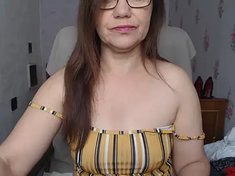 Snapshot of KittyyLaBeauty chatting on 17, 5, 2026 KittyyLaBeauty online show from 17, 5, 2026