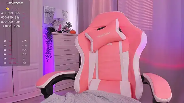 FreyaRaya online show from 8, 12, 2024