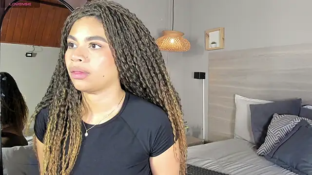 nayah   online show from 14, 4, 2026