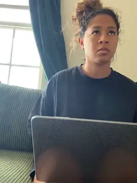 VanessaBling online show from 4, 10, 2025