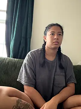 Snapshot of VanessaBling chatting on 5, 12, 2025 VanessaBling online show from 5, 12, 2025