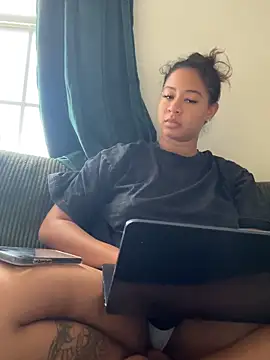 Snapshot of VanessaBling chatting on 18, 12, 2025 VanessaBling online show from 18, 12, 2025