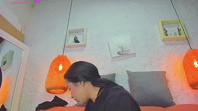 emiily s online show from 23, 10, 2025