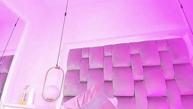 PamelaMendez  online show from 2, 2, 2025