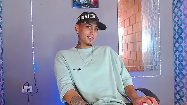 Snapshot of Liam_lee chatting on 13, 6, 2026 Liam lee online show from 13, 6, 2026