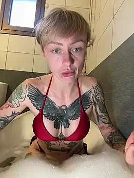 Snapshot of haileyhope_ chatting on 4, 1, 2025 haileyhope online show from 4, 1, 2025