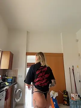 Snapshot of haileyhope_ chatting on 3, 10, 2025 haileyhope online show from 3, 10, 2025